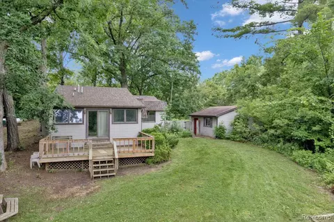 4861 Jasmond Rd, Goodrich, MI 48438