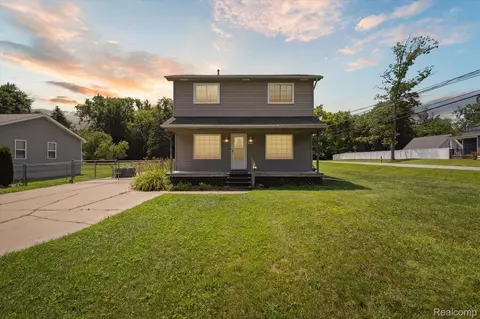 11010 Pacton Dr, Shelby Township, MI 48317