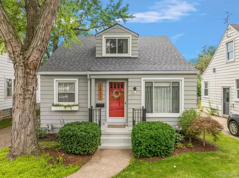 2037 Central St, Ferndale, MI 48220