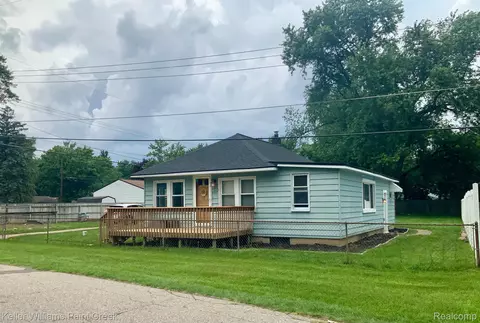 320 W Beechdale St, Commerce, MI 48382