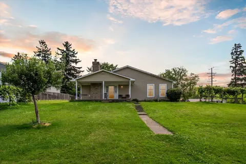 795 Hogarth Ave, Waterford, MI 48328