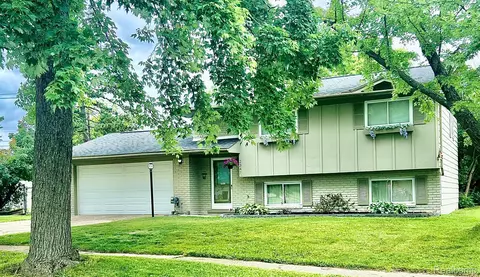2347 Old Salem, Auburn Hills, MI 48326