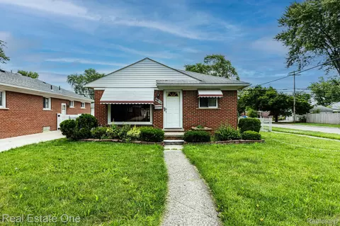 4017 Roosevelt Blvd, Dearborn Heights, MI 48125