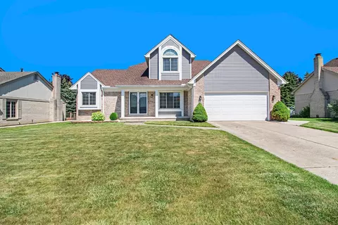 18488 Manor Ln, Livonia, MI 48152