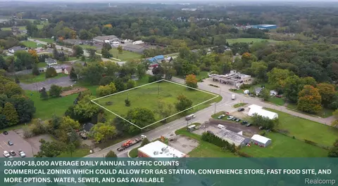 7609 E Mi State Road 36, Hamburg, MI 48139