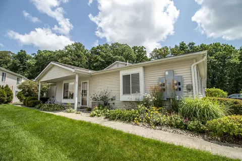 9519 Timber Ridge Dr, Mundy, MI 48439