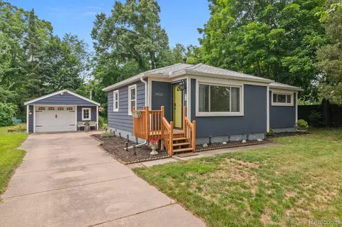 36621 Parkdale St, Livonia, MI 48150