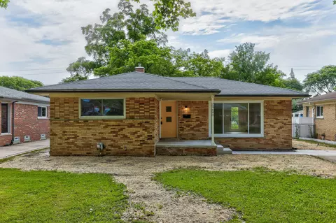 24680 Church St, Oak Park, MI 48237