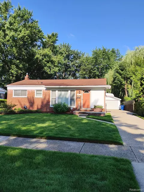 25707 Marilyn Ave, Warren, MI 48089
