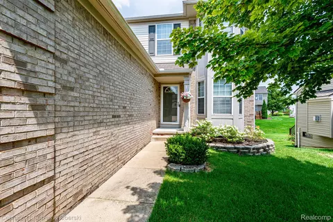 4269 Sonata Dr, Oceola, MI 48843