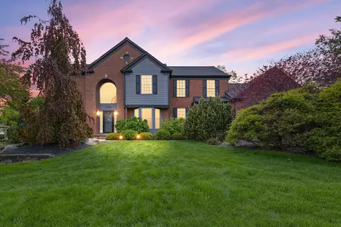 11491 Maple Ridge Dr, Plymouth, MI 48170