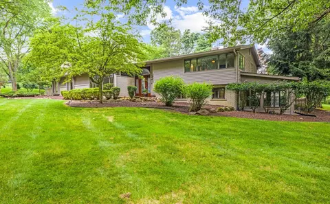 25958 Hersheyvale Dr, Franklin, MI 48025