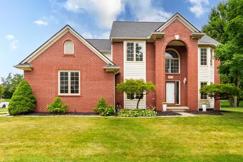 3870 Beechcrest Dr, Rochester Hills, MI 48309
