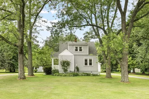 2905 Strawberry Ln, Port Huron, MI 48060