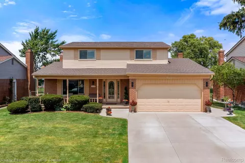 4625 Boulder Dr, Sterling Heights, MI 48310