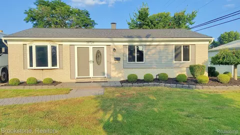 38724 Monterey Dr, Sterling Heights, MI 48312