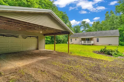 6917 Chase Lake Rd, Conway, MI 48836
