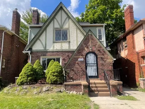 19137 Santa Barbara Dr, Detroit, MI 48221