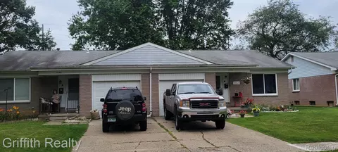 1054 Maurice Dr, Brighton, MI 48116