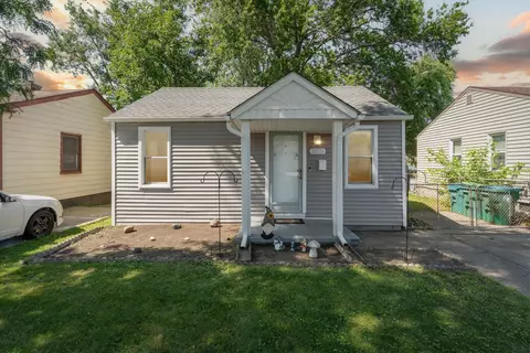 28526 Block St, Garden City, MI 48135
