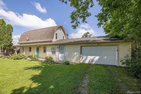 4364 Vine St, Brown City, MI 48416