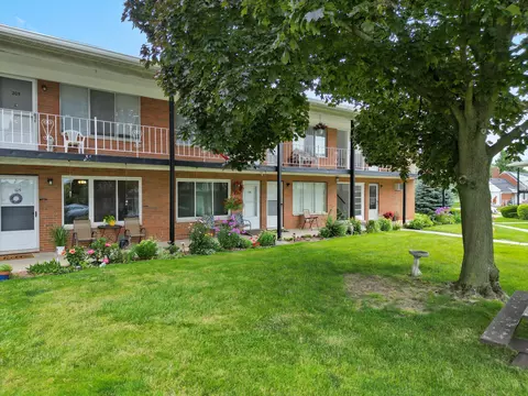 2121 Clawson Ave #206, Royal Oak, MI 48073