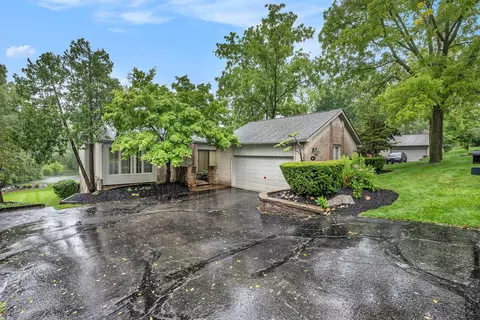 2265 Cameo Lake Crt Ct, Bloomfield Hills, MI 48302