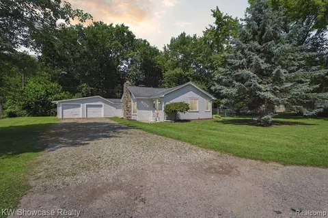 890 Farnsworth Rd, White Lake, MI 48386