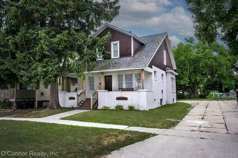 1111 10th Ave, Port Huron, MI 48060