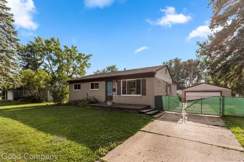 21625 Ontaga St, Farmington Hills, MI 48336