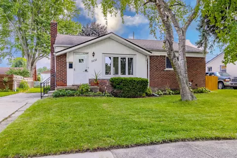 5232 Buchanan Ave, Warren, MI 48092