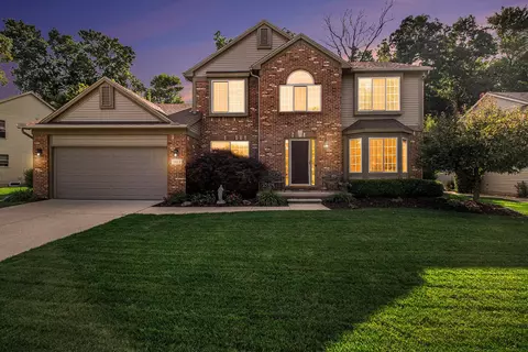 1813 Wooded Valley Ln, Howell, MI 48855
