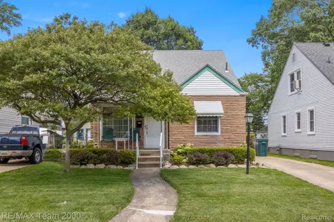 22254 Columbia St, Dearborn, MI 48124