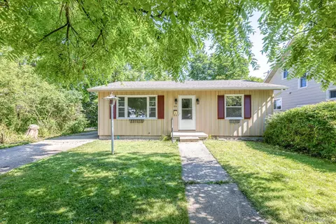1713 Mcbrady St, Port Huron, MI 48060
