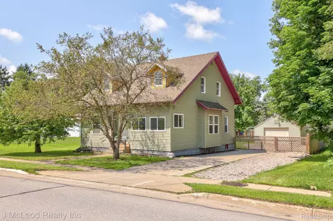 212 Goodrich St, Vassar, MI 48768