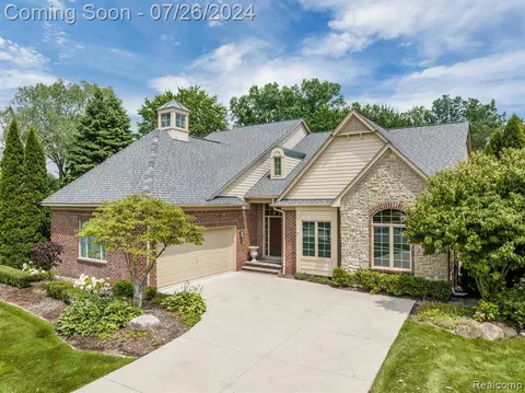 7122 Talnuck Ct, Clarkston, MI 48348