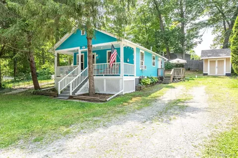725 Camilla Blvd, Orion, MI 48362