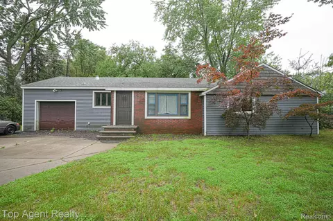 8490 Millis Rd, Shelby Township, MI 48317