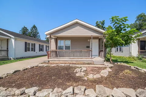 4016 Howe Rd, Wayne, MI 48184