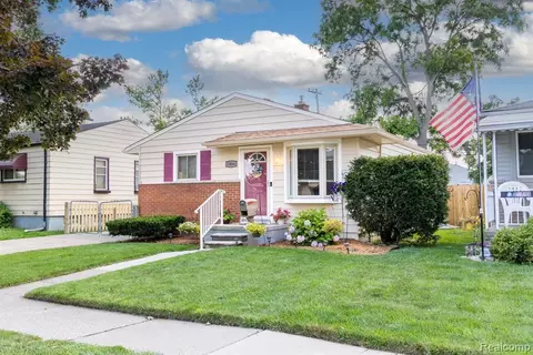 13046 Helen St, Southgate, MI 48195