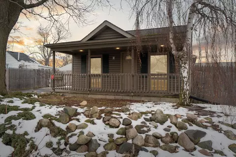 3016 Shaw St, Burton, MI 48529