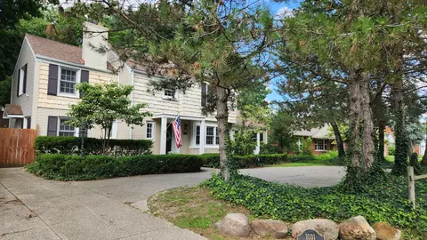 1031 Cadieux Rd, Grosse Pointe Park, MI 48230