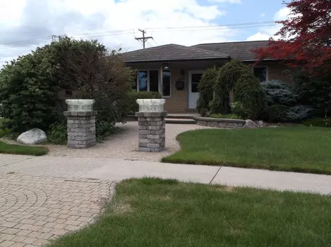 33723 Cornelissen Dr, Sterling Heights, MI 48312