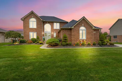 2956 Doncaster Dr, Canton, MI 48188