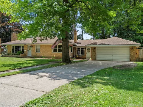 29361 Edward Ave, Madison Heights, MI 48071