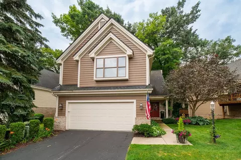 5566 Northcrest Village Dr, Independence, MI 48346