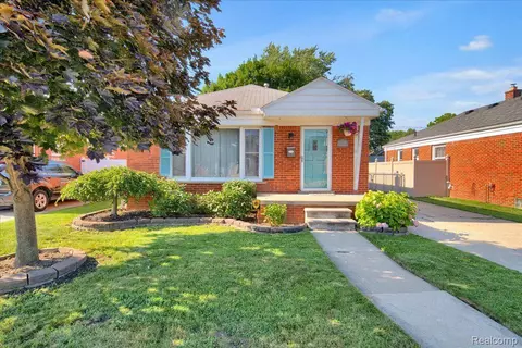 17428 Champaign Rd, Allen Park, MI 48101