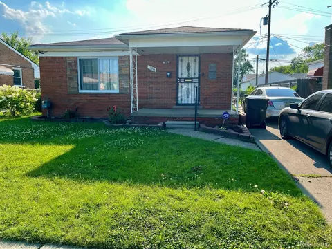 12001 Bloom St, Hamtramck, MI 48212