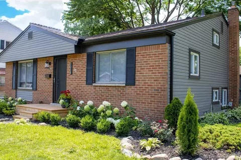 1018 S Wildwood St, Westland, MI 48186