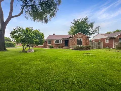 27420 Little Mack Ave, Saint Clair Shores, MI 48081